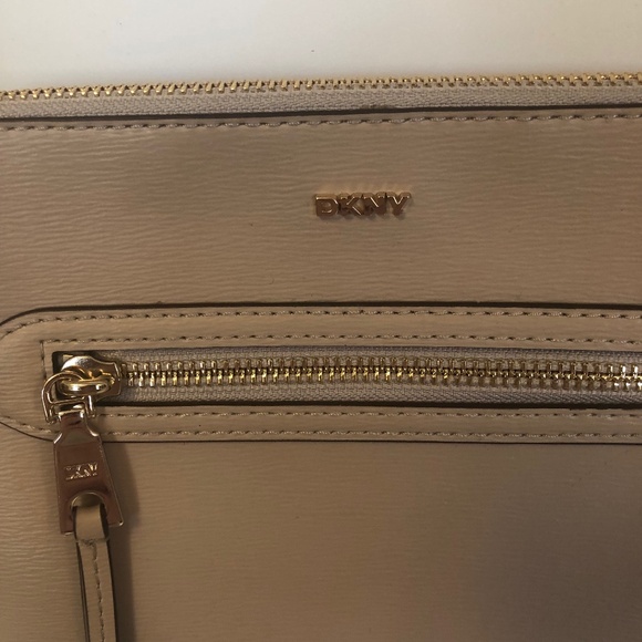 Dkny “dome” mini crossbody bag - Picture 3 of 4